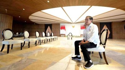 Jokowi berkantor istana garuda