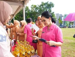 Bhayangkari Sulbar Apresiasi Pasar Murah dalam Memperingati Hari Ibu dan HUT Dharma Wanita Persatuan