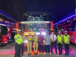 Polda Sulbar Maksimalkan Pengamanan di Posko Terminal Simbuang Mamuju: Menjamin Keamanan dan Kenyamanan Liburan Natal dan Tahun Baru