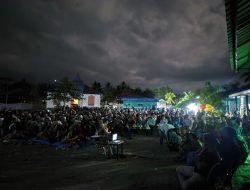 Bumdes Sinergi Desa Karossa Sukses Gelar “Bioskop Masuk Kampung” dengan Film Cahaya dari Timur Imam Lapeo