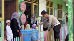 Unit Regident Satlantas Polres Majene Gelar Jumat Berkah, Bagikan Sembako dan Makanan